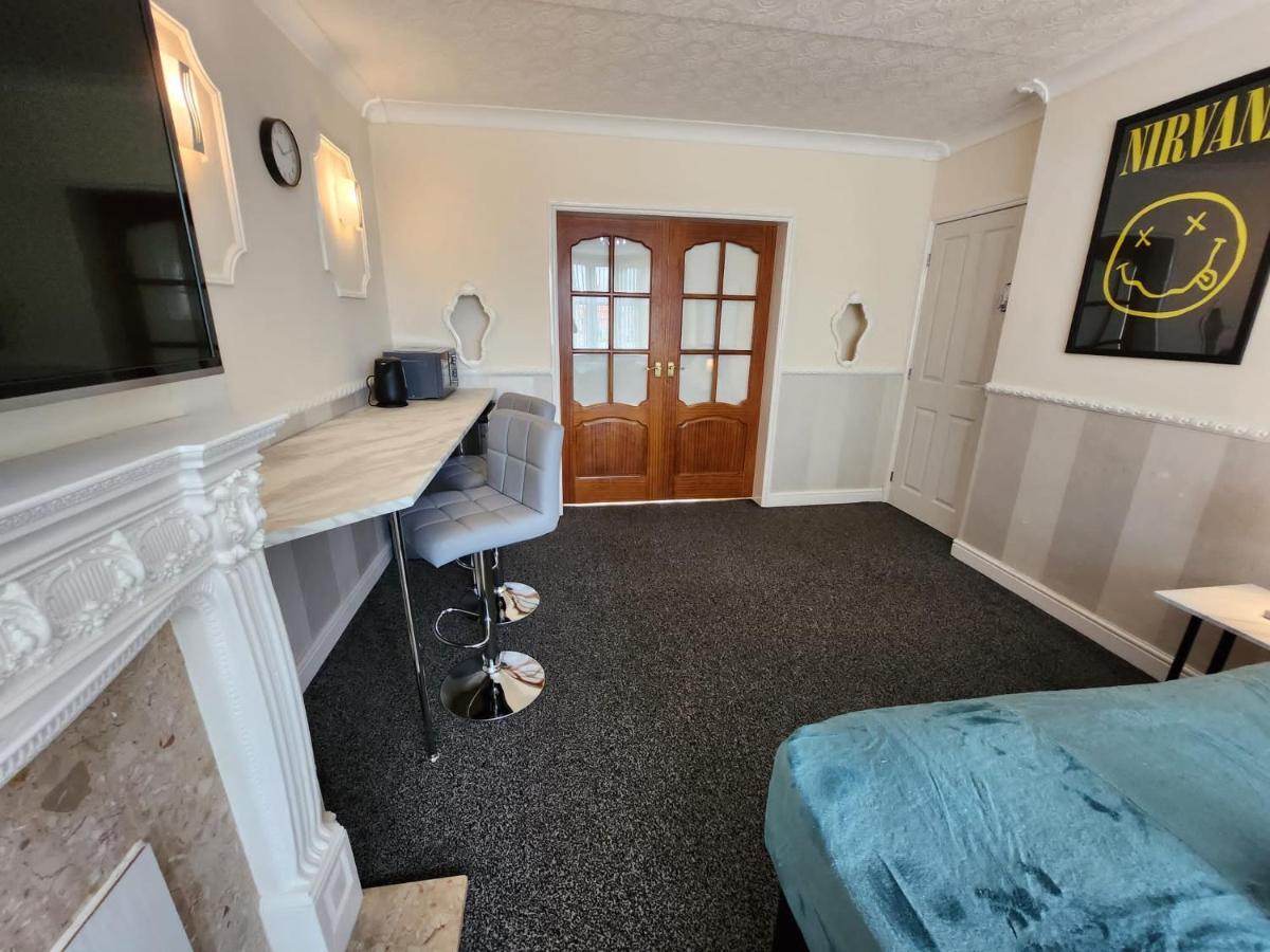 Sheldon Shared House Solihull Exterior foto